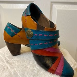CORKYS Elite Sz8 Womens Ponca Leather Sawtooth Block Heel MULES  Slip-On Booties